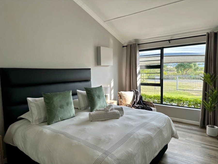 4 Bedroom Property for Sale in Sandbaai Western Cape